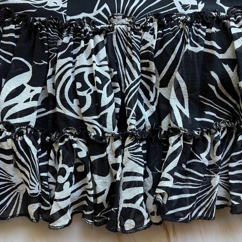 INC International Concepts 100% Silk Floral Ruffle Skirt 🖤🤍 - Picture 4 of 7